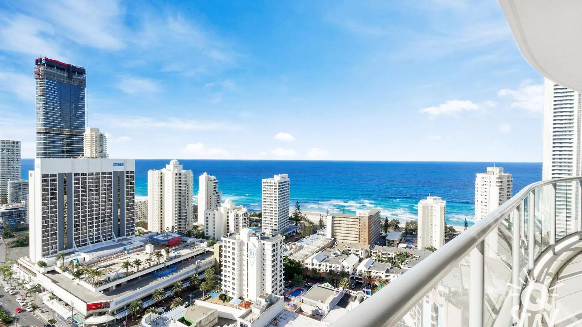 Apartment Chevron Renaissance Surfers Paradise Mid Week Madness Deal - Q *