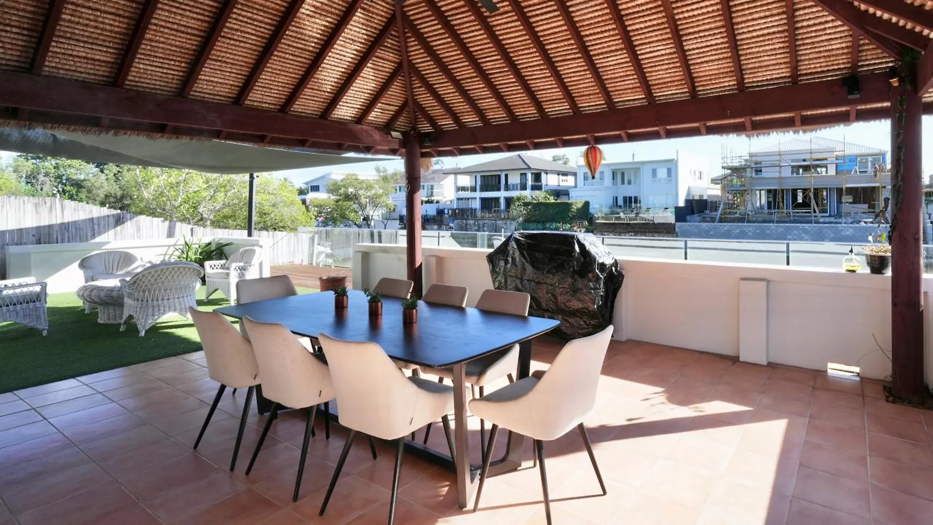 Villa Broadbeach Casa Waterfront With Pier-enjoy Fishing On Vacation