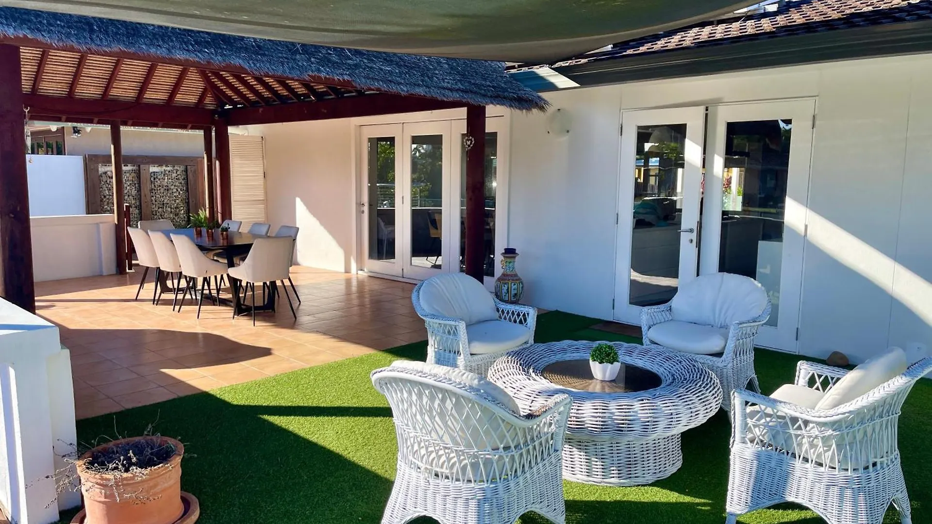Villa Broadbeach Casa Waterfront With Pier-enjoy Fishing On Vacation Gold Coast