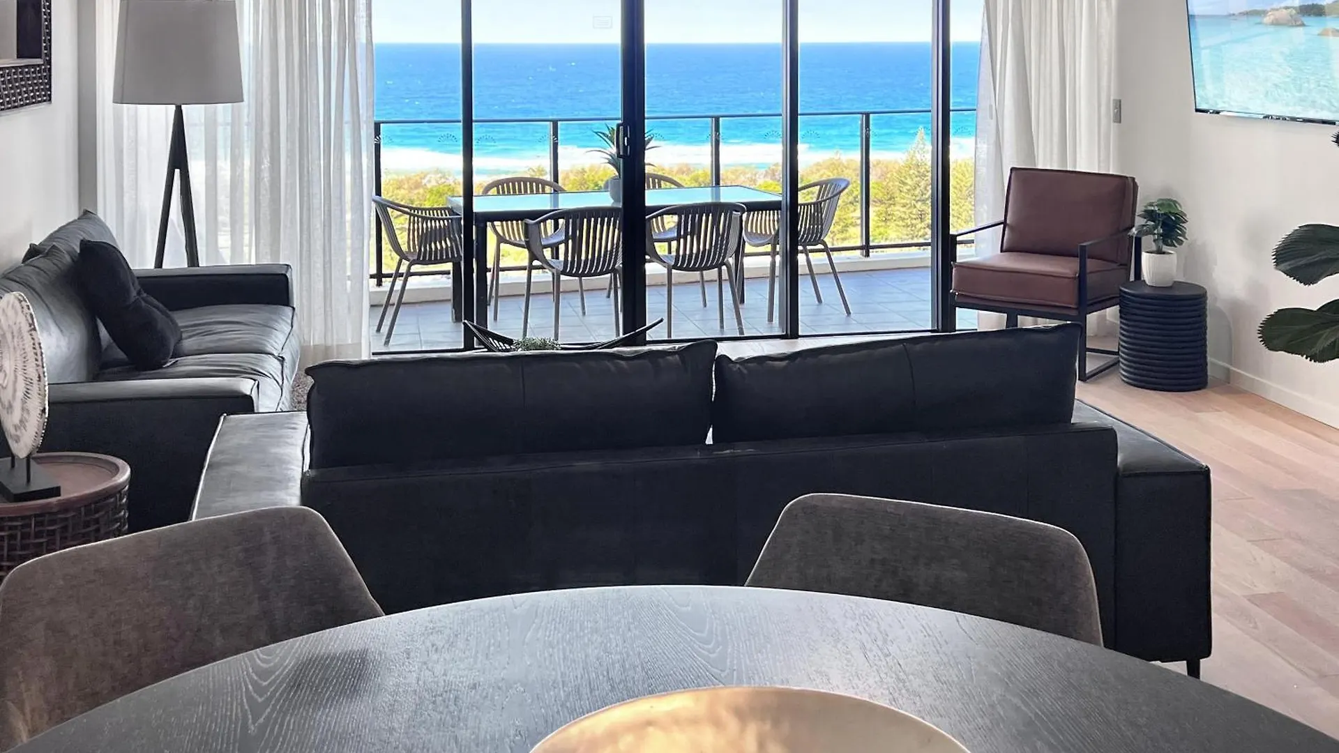 Incredible Ocean Views 3 Bed 18th Floor