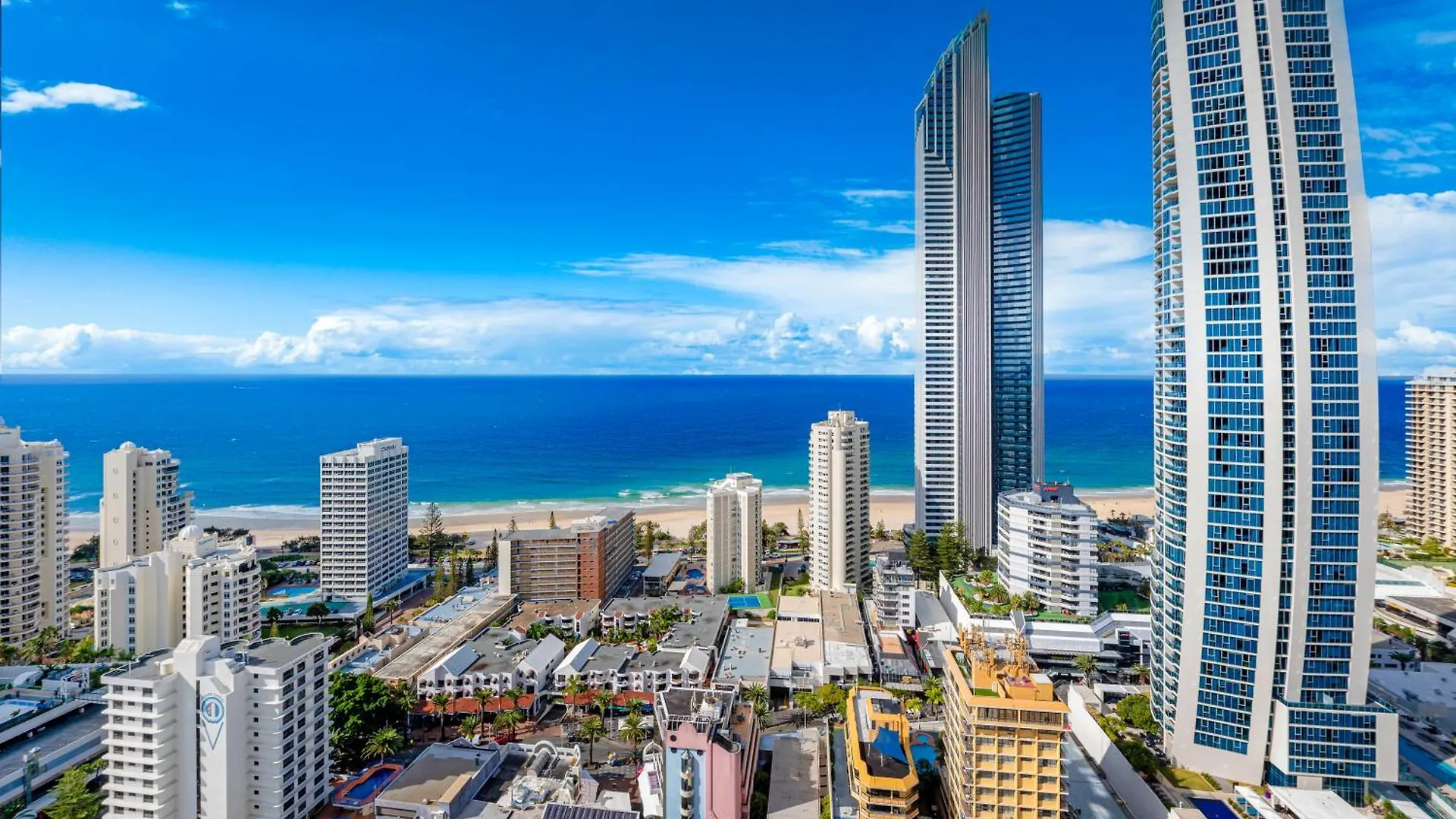 Spectacular Ocean View 3 Pools Gym And Sauna * Gold Coast