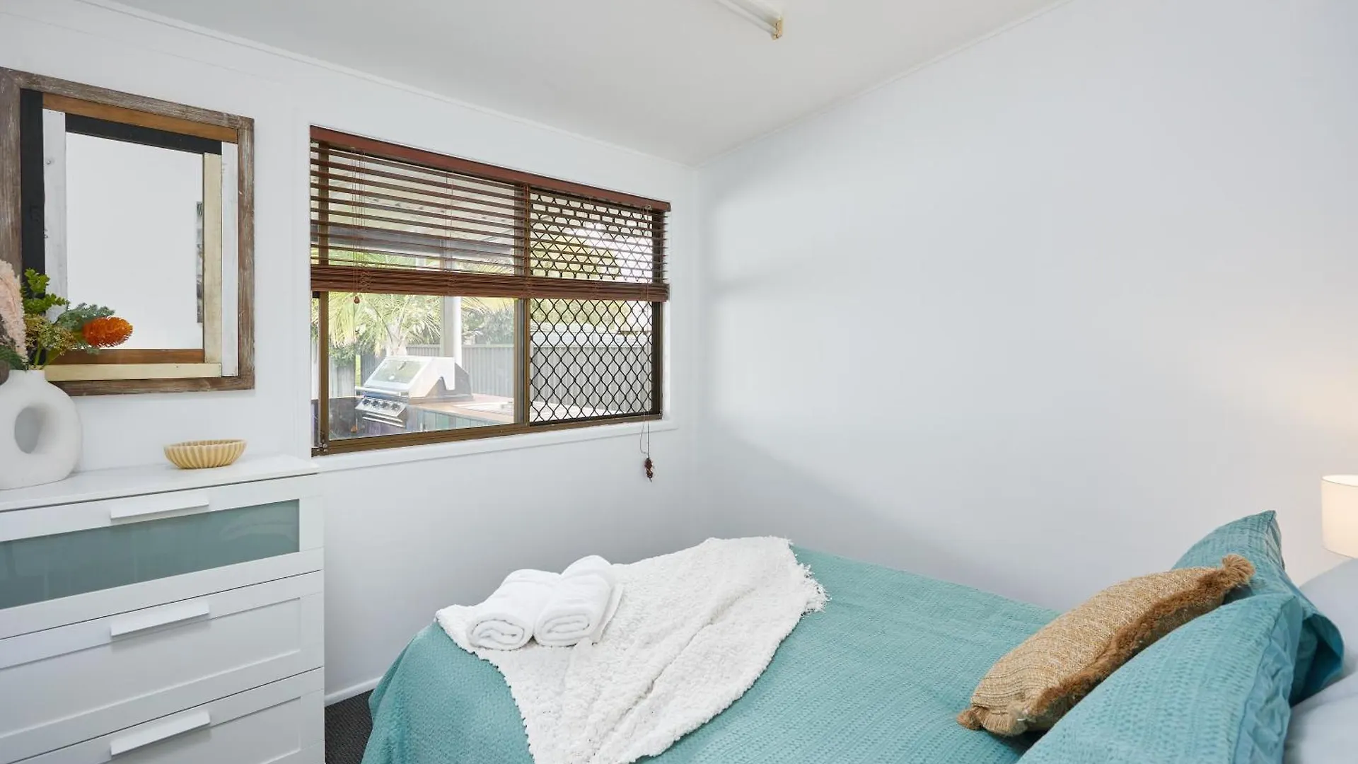 בית נופש Jacuzzi Gardens - Spa - Fire Pit - Swings - Outdoor Kitchen - Bbq - Parking - Central Location