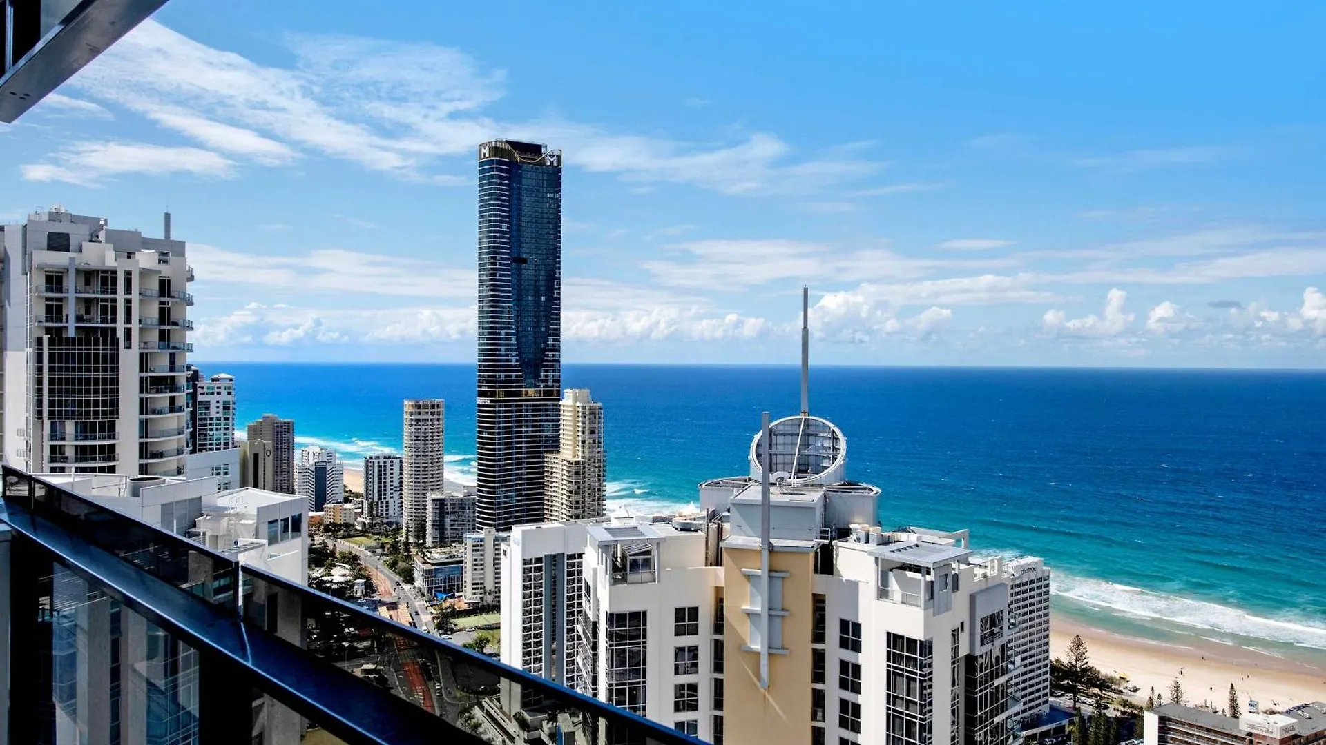 Self-contained At Circle On Cavill - Privately Managed - Wow Apartment