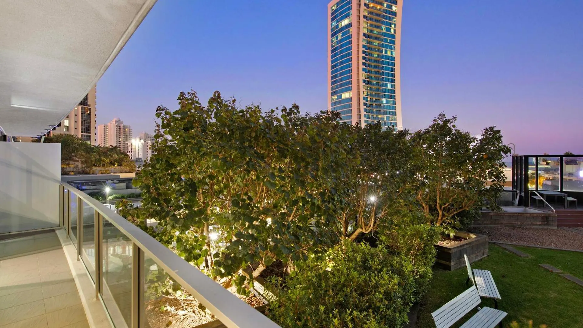 Self-contained At Circle On Cavill - Privately Managed - Wow Apartment Gold Coast