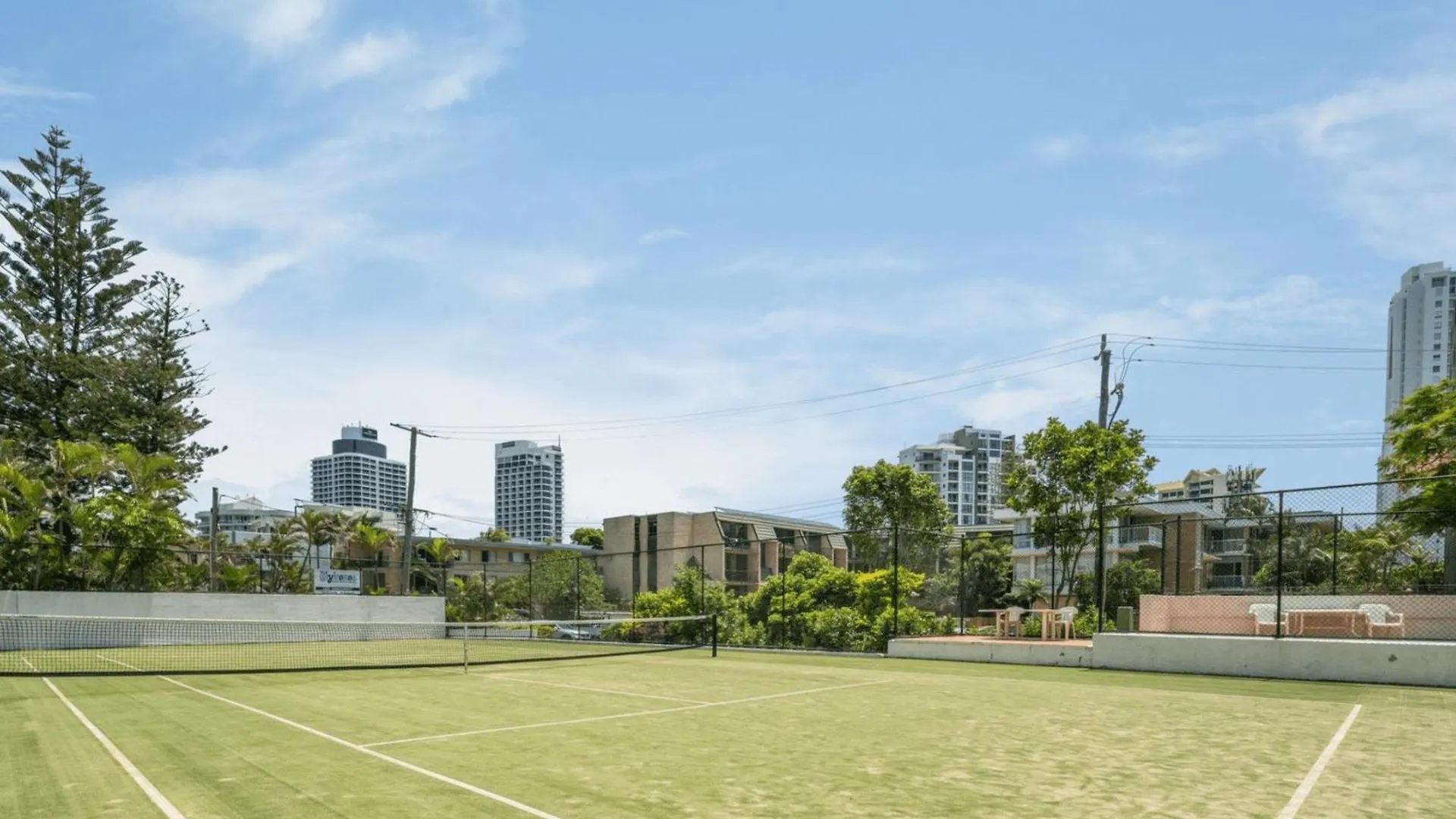 3 Bedroom Floor Beachfront In Surfers Paradise - Q * Gold Coast