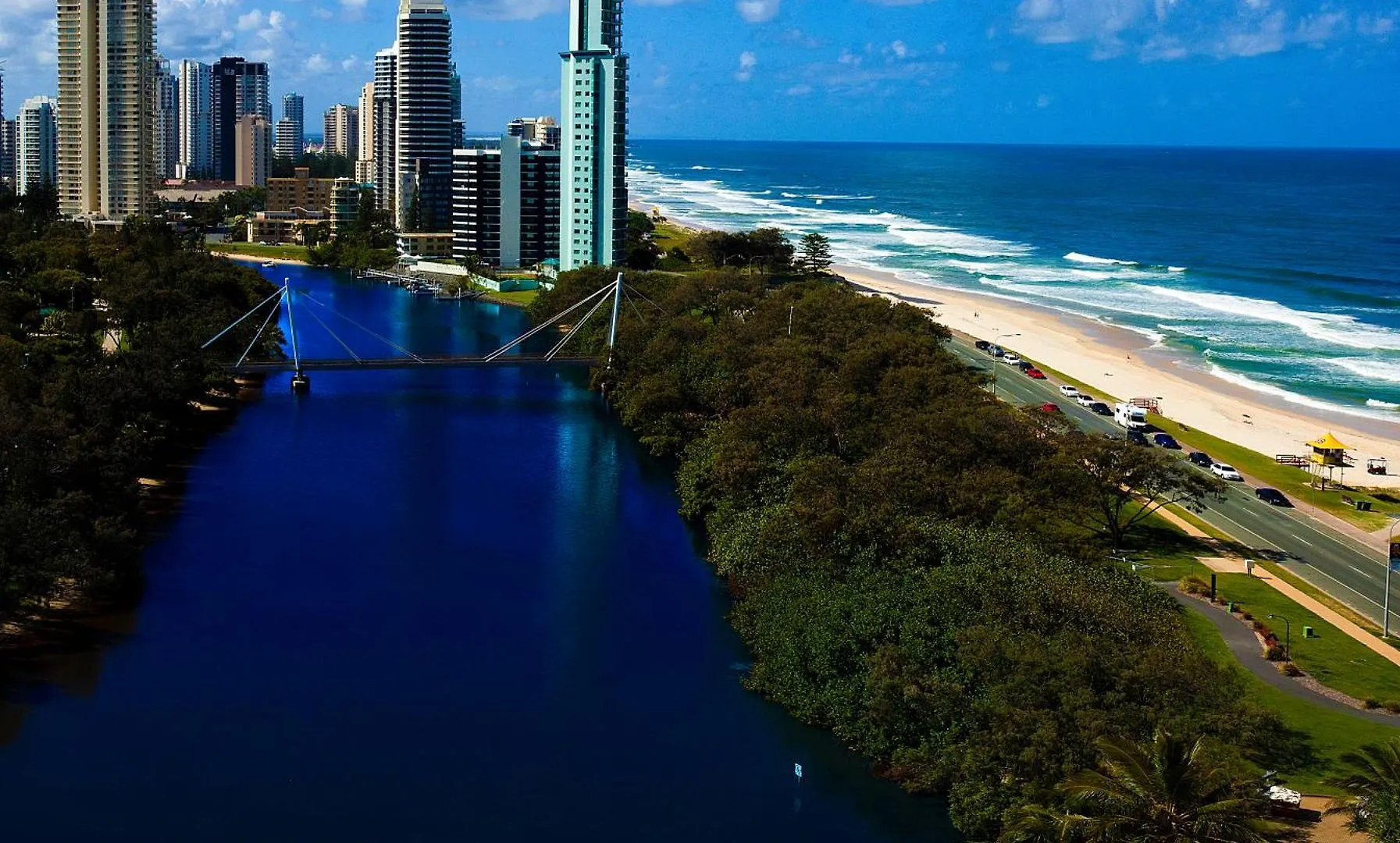 Narrowneck Court 4*