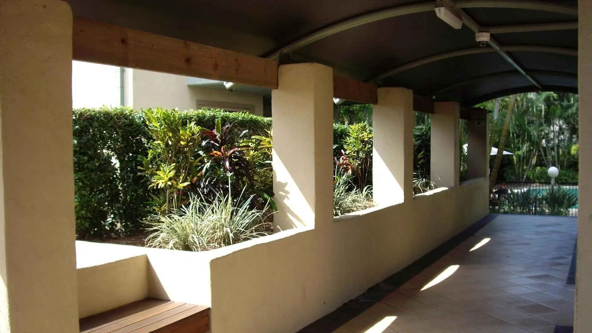 Bila Vista Kirra Beachside Aparthotel 3*