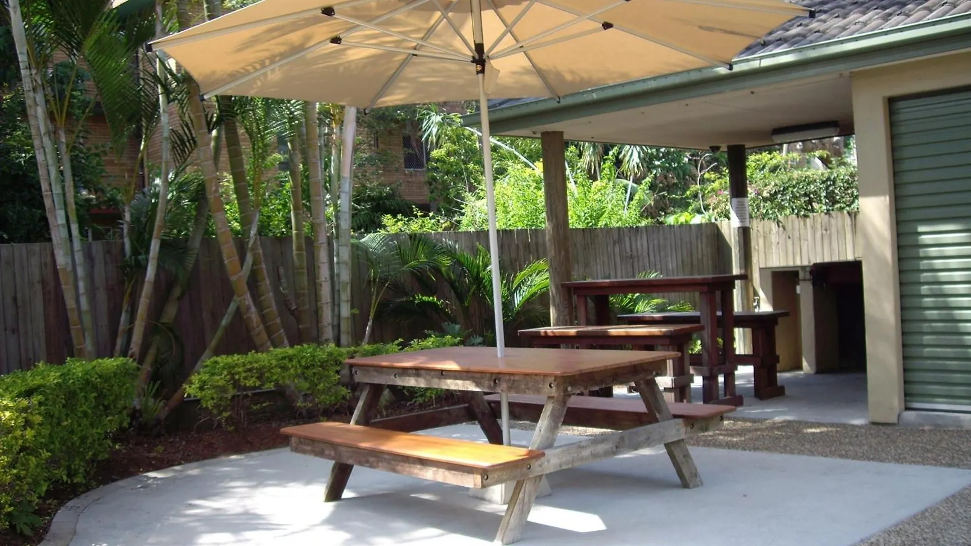 Bila Vista Kirra Beachside Aparthotel