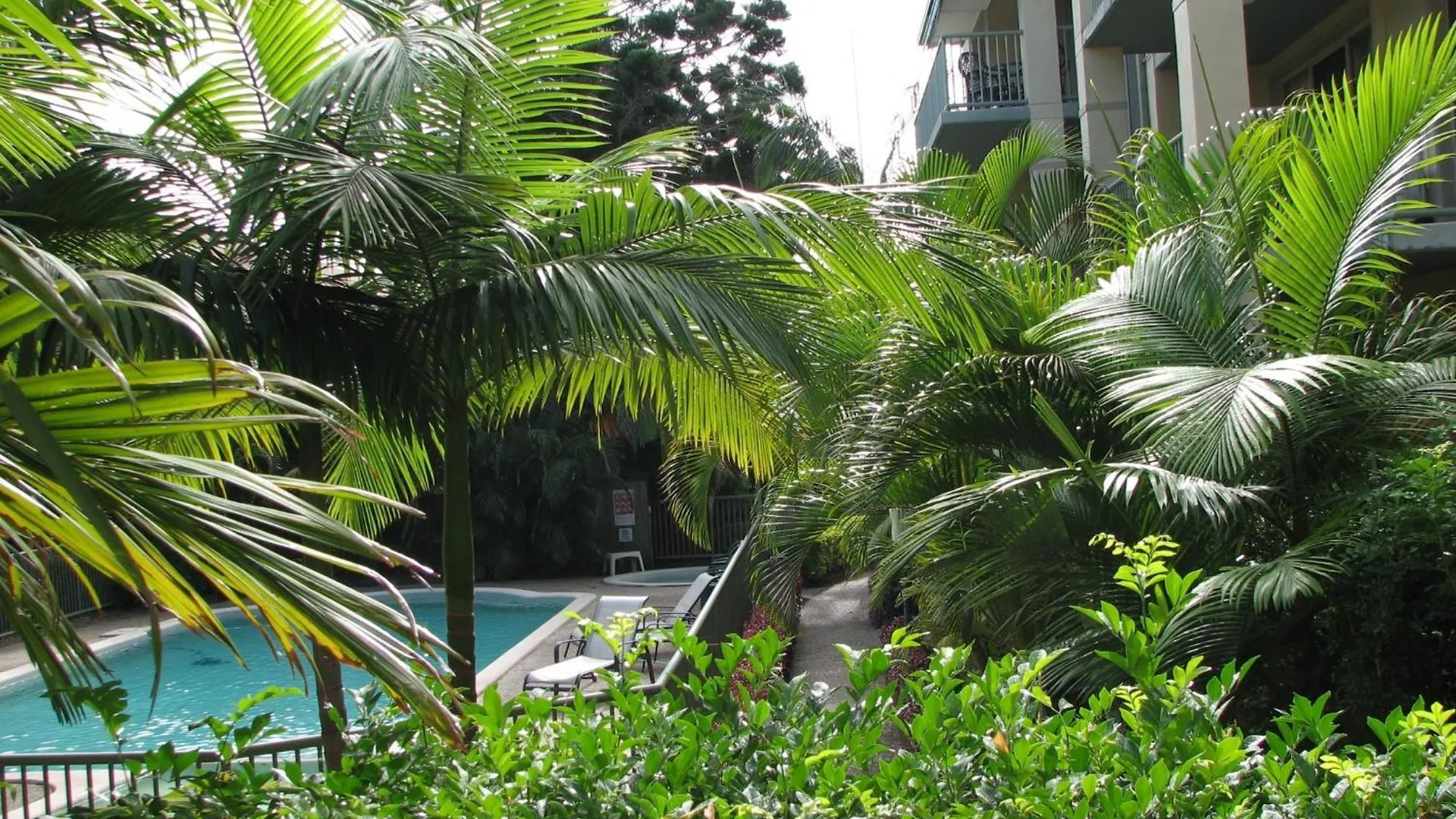 Bila Vista Kirra Beachside Aparthotel 3*