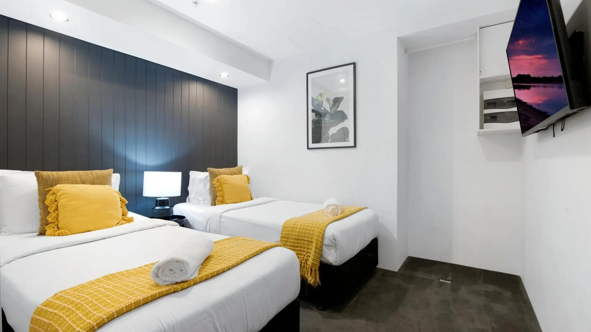 Apartment Circle On Cavill: Hinterland View Gold Coast