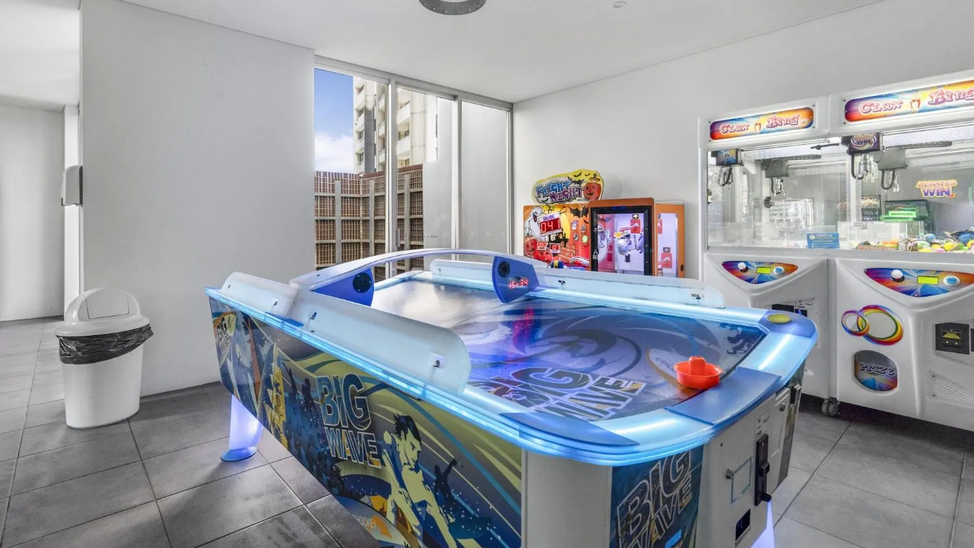 Sunny With Pool Games & Gym Apartamento *