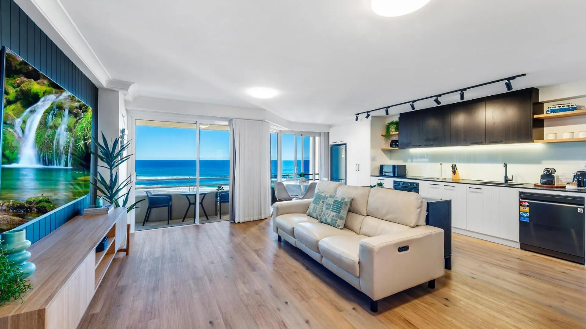 Zenith Ocean Front מלון דירות גולד קוסט