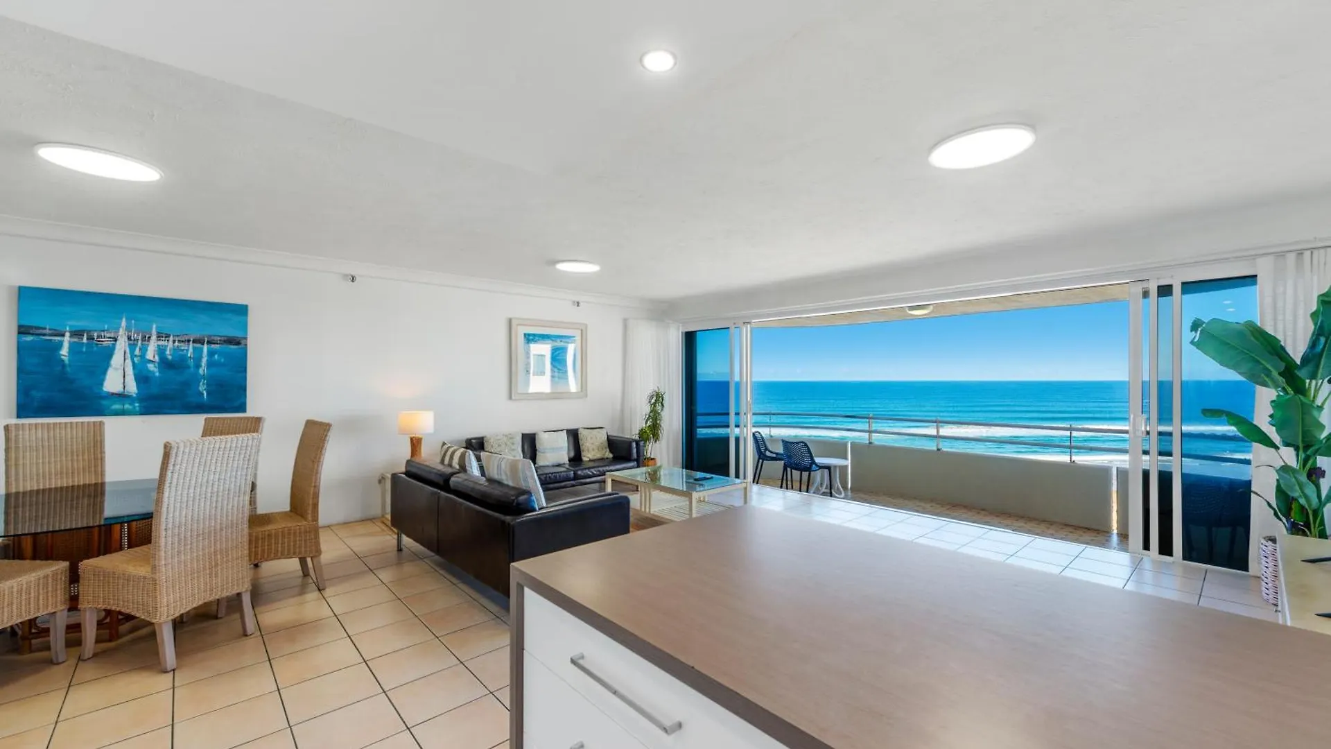 מלון דירות Zenith Ocean Front גולד קוסט