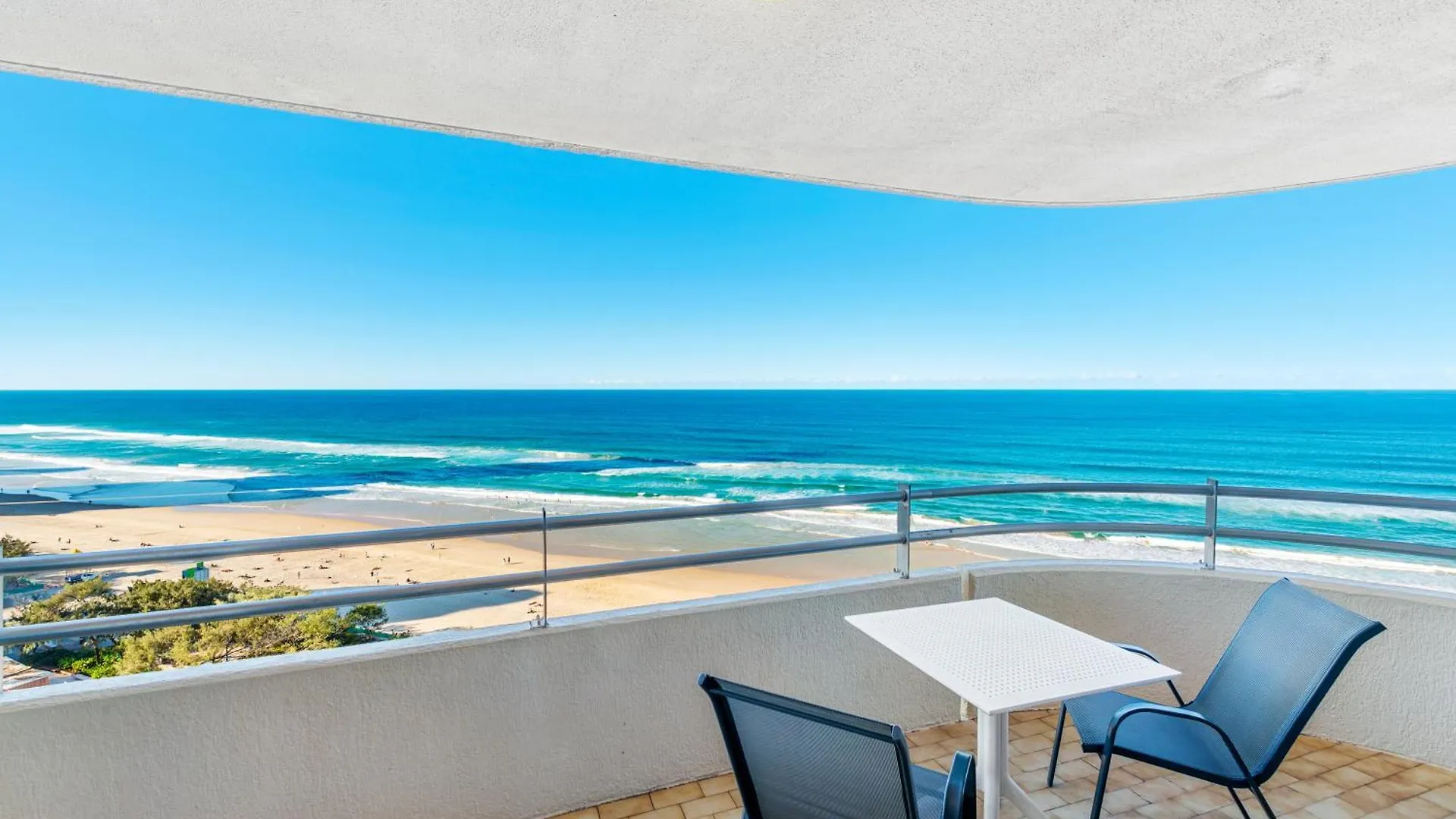 מלון דירות Zenith Ocean Front