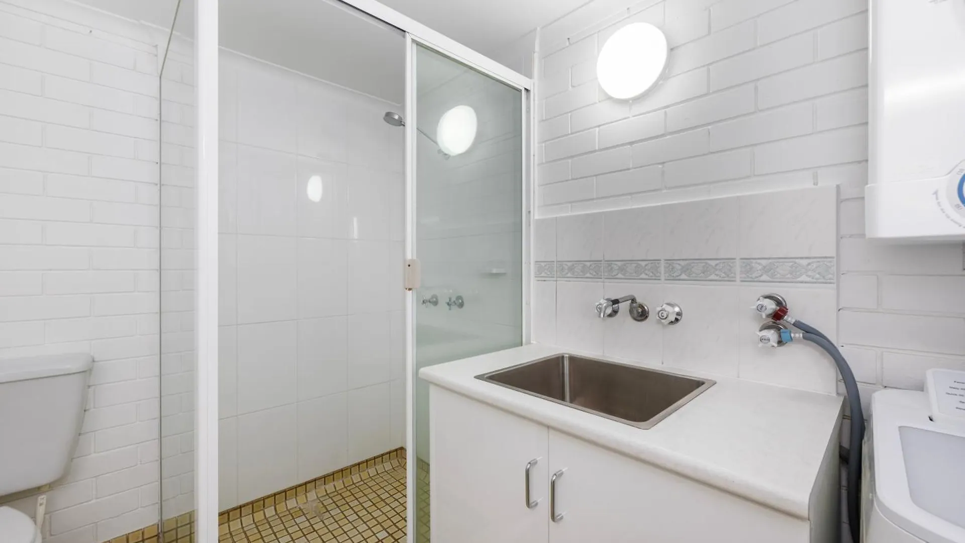 Apartment Surfers Paradise- Meters From The Beach!