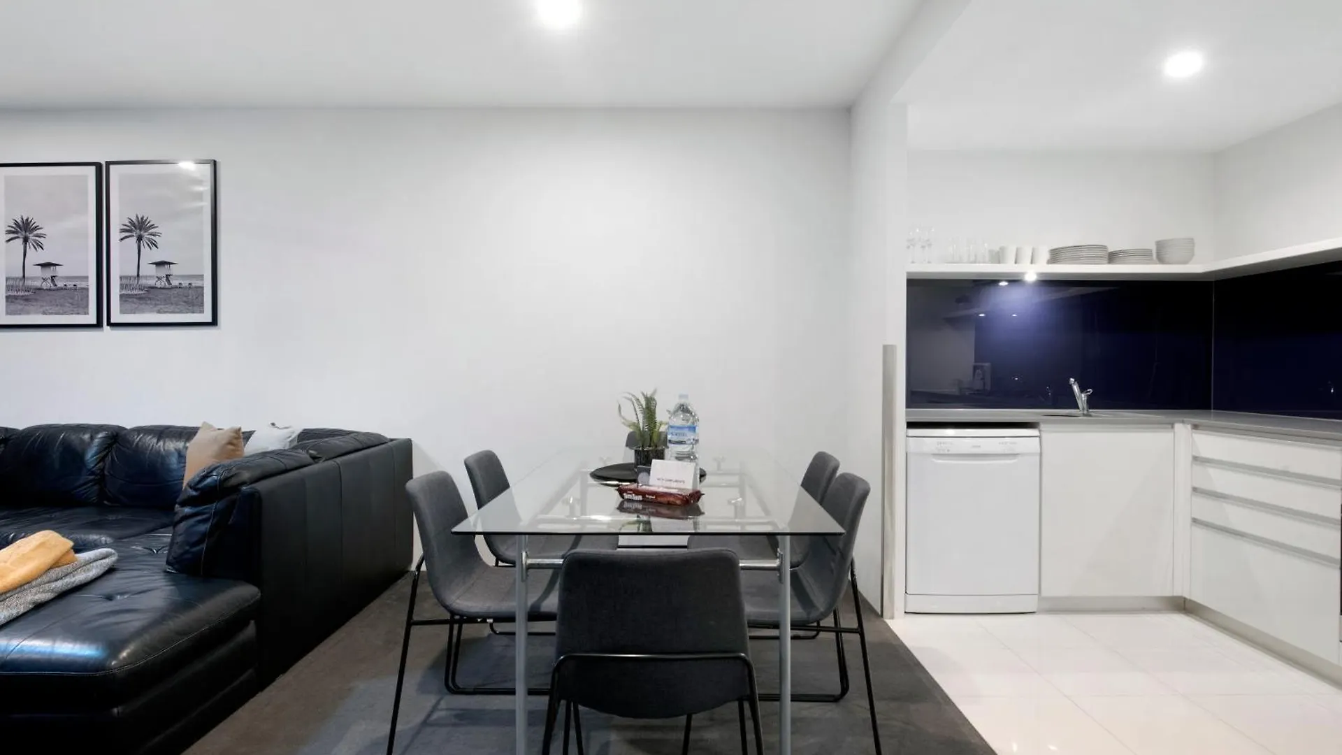 Apartment Circle On Cavill: Hinterland View Gold Coast