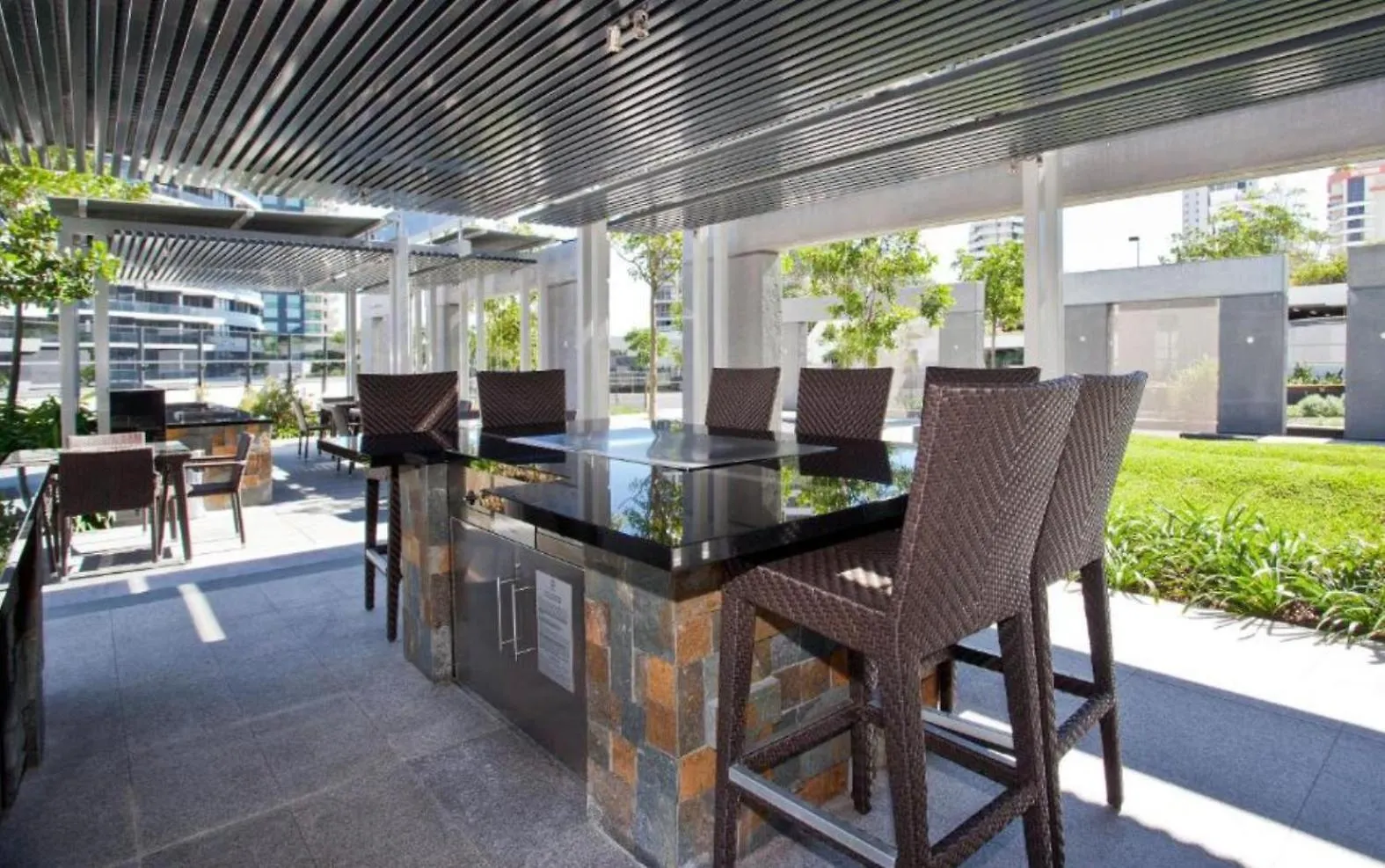 Luxury Oracle Tower 1 2bed 2bath 1 Car *