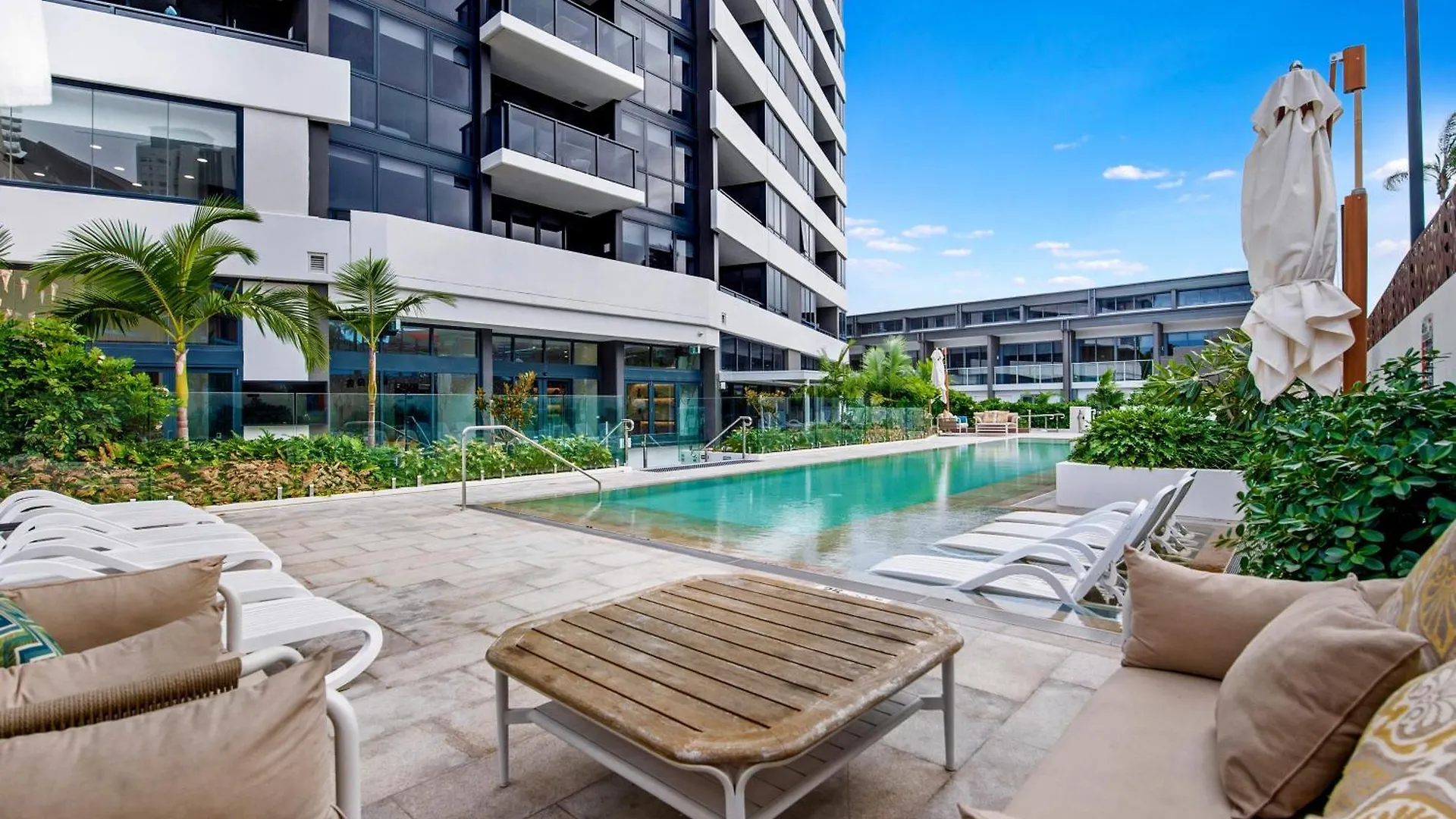 Ruby - Self Contained, Privately Managed Apartment Gold Coast