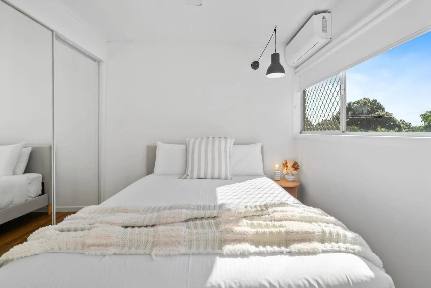 The Surfers' Loft - A Calm Coastal Pad By The Apartment