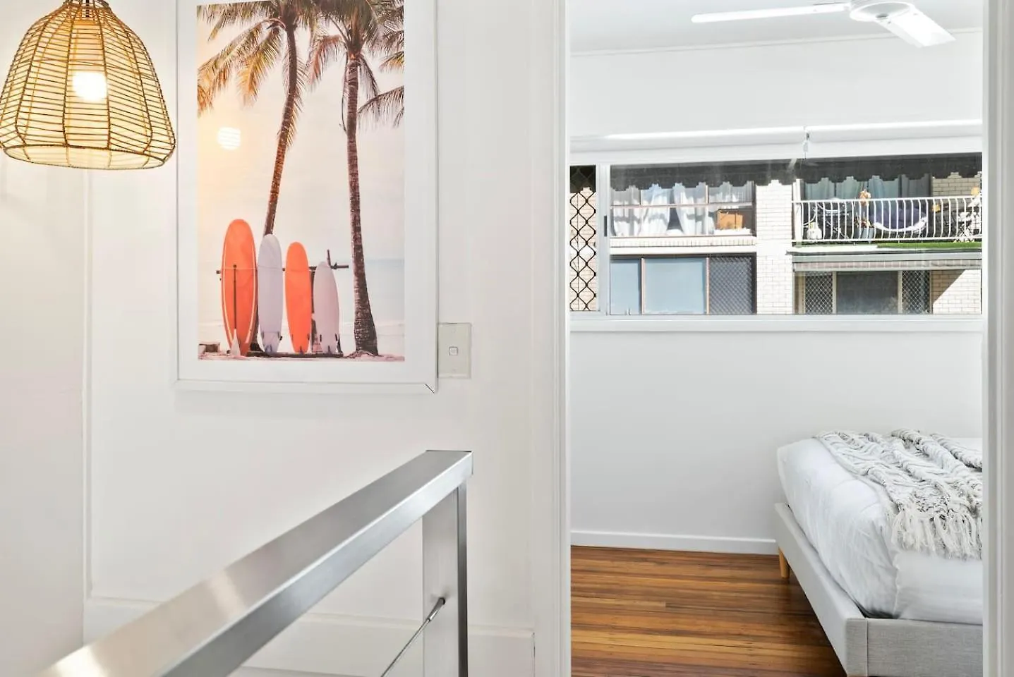 Apartment The Surfers' Loft - A Calm Coastal Pad By The