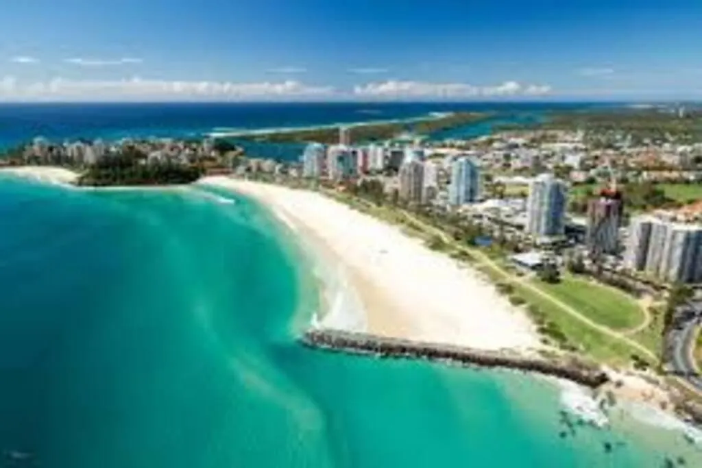 Ocean View Dreaming, Metres To The Beach!