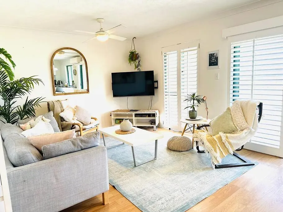 Apartment Ocean View Dreaming, Metres To The Beach! Gold Coast