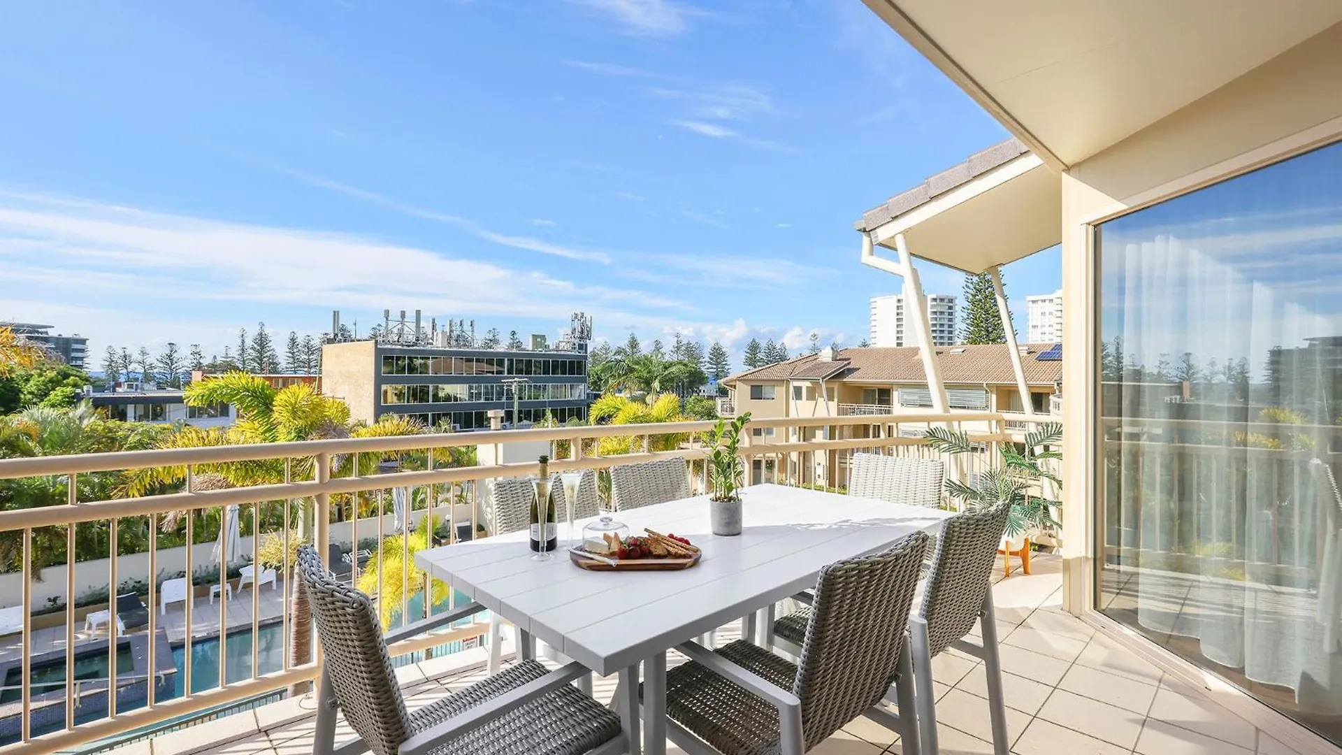 Burleigh Beachside Retreat * Gold Coast