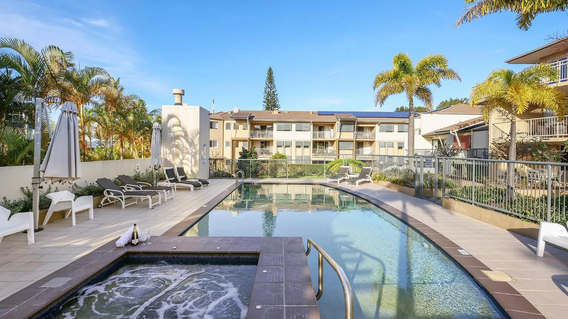 Burleigh Beachside Retreat
