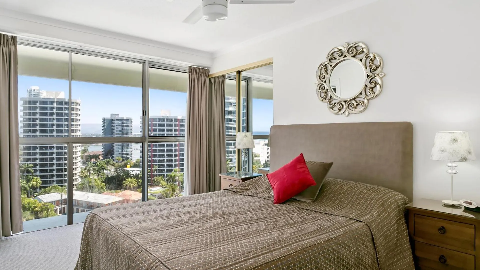 Surfers Beachside Aparthotel Gold Coast