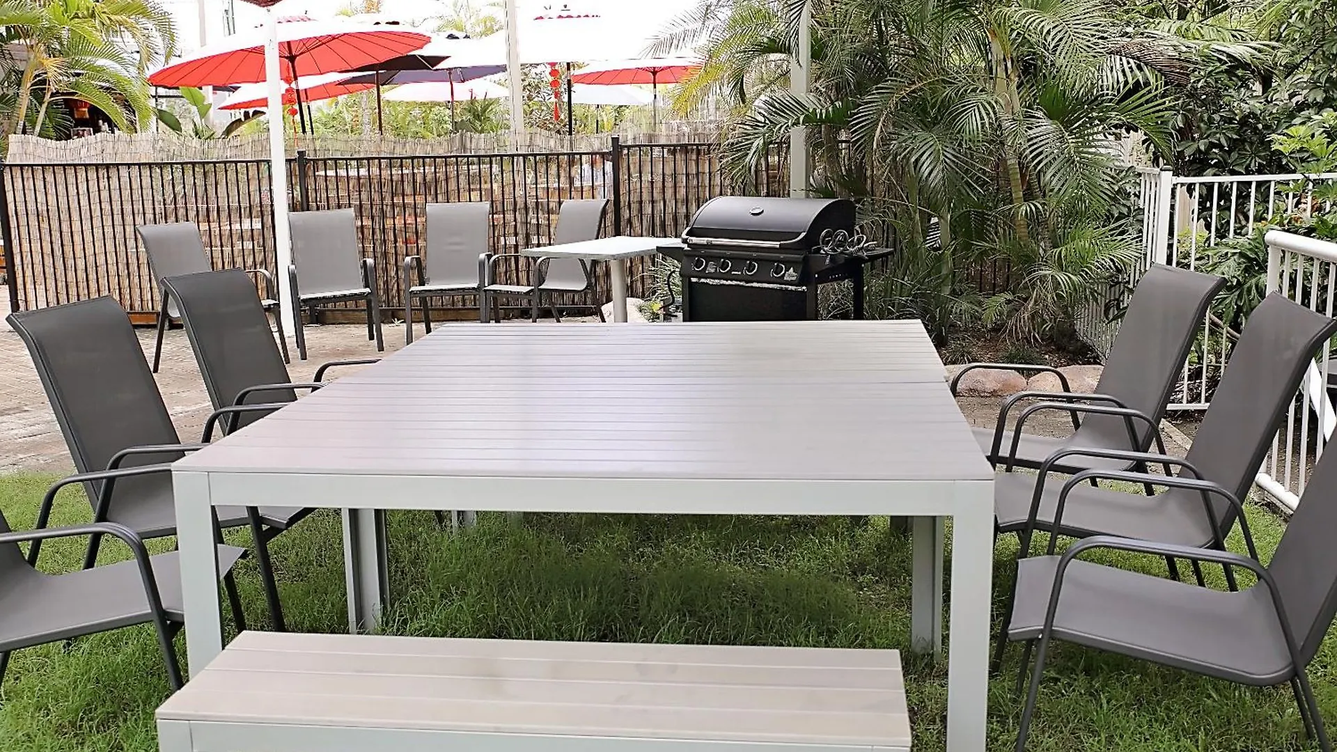 Outrigger Burleigh 3*