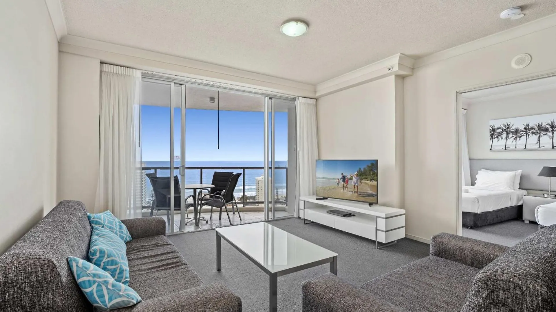 Chevron Renaissance - Hr Surfers Paradise *