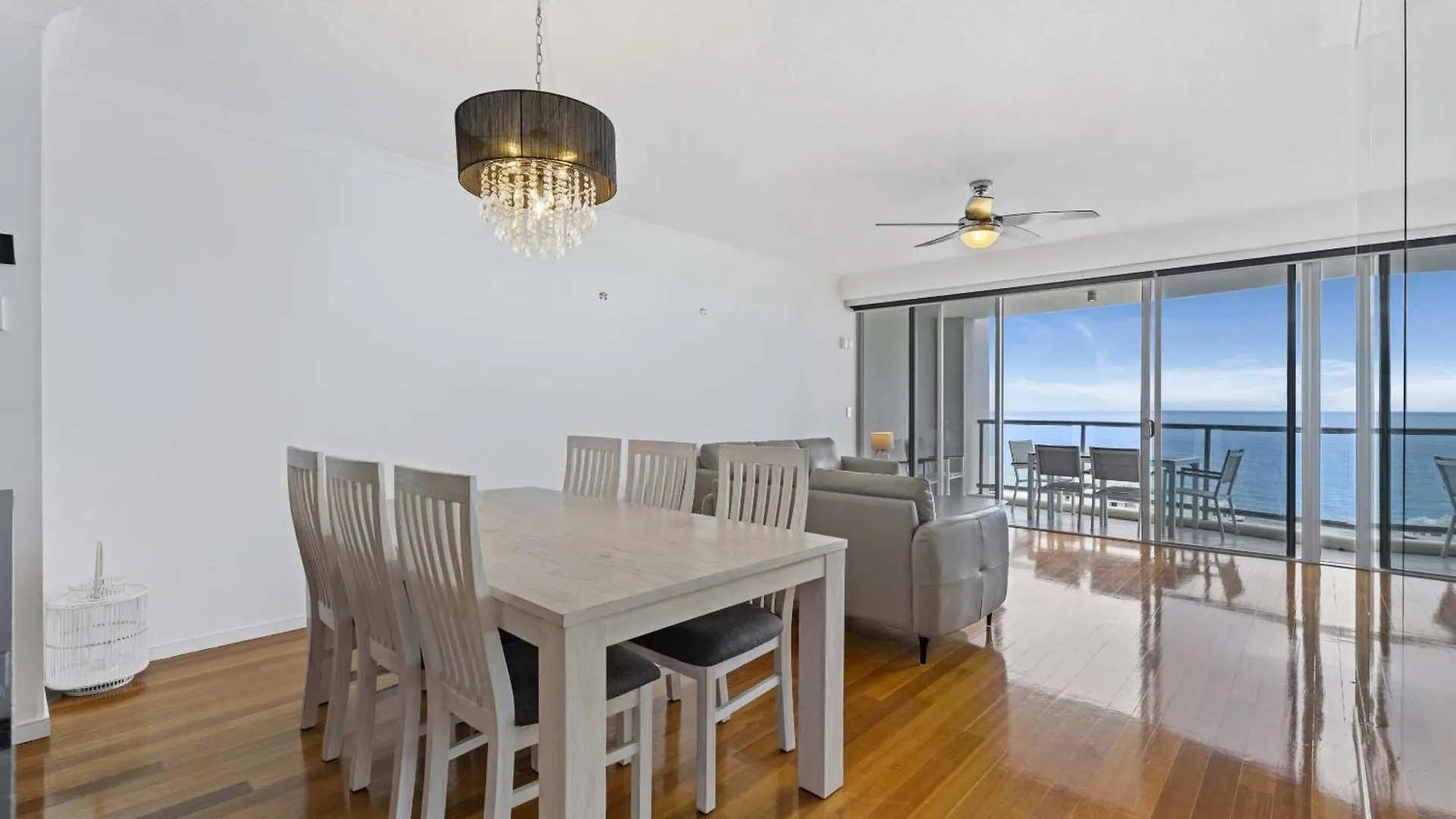 Chevron Renaissance - Hr Surfers Paradise Gold Coast