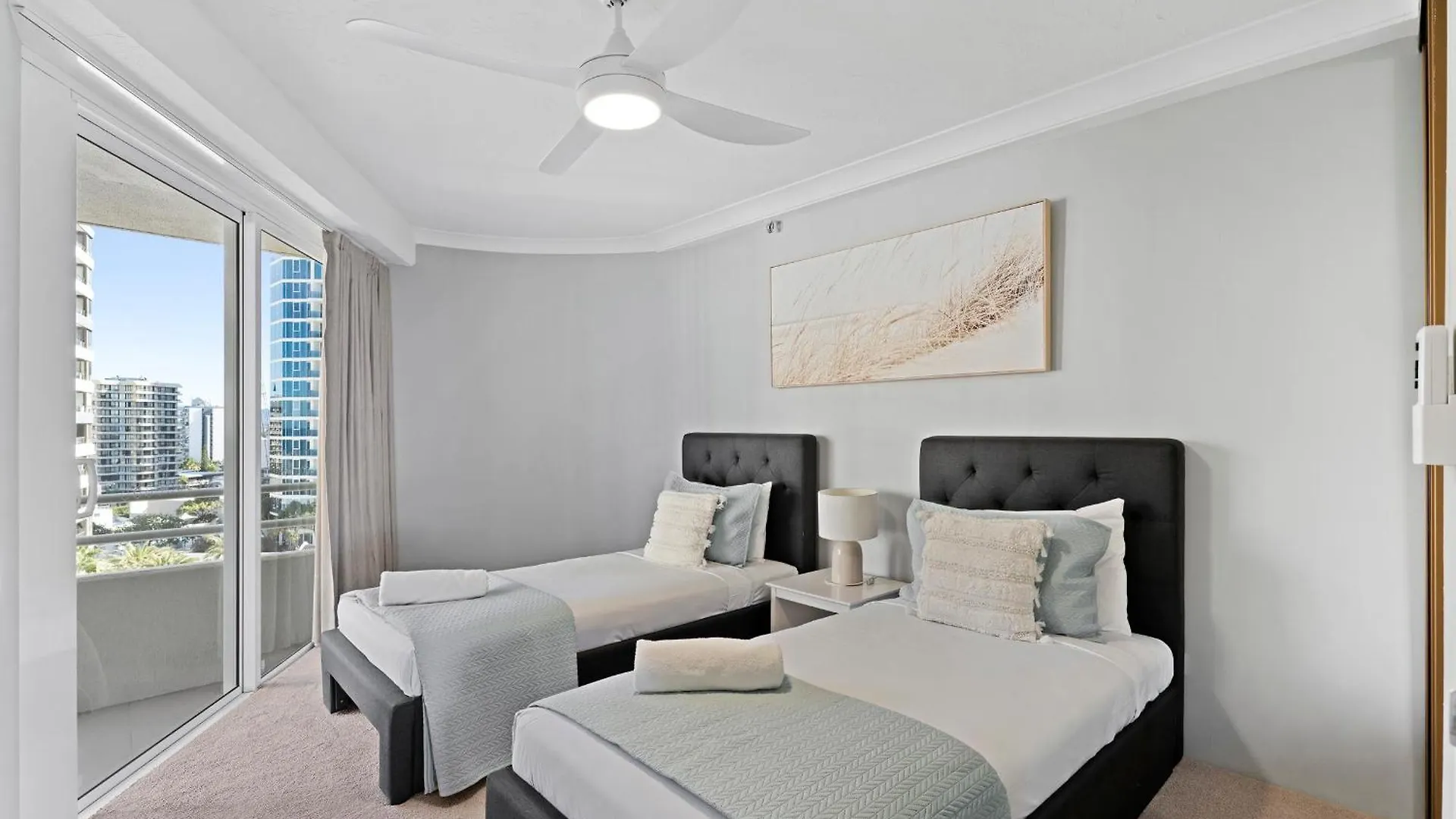 Apartment 3 Bedroom Ocean View Unit At Zenith In Surfers Paradise - Q Gold Coast