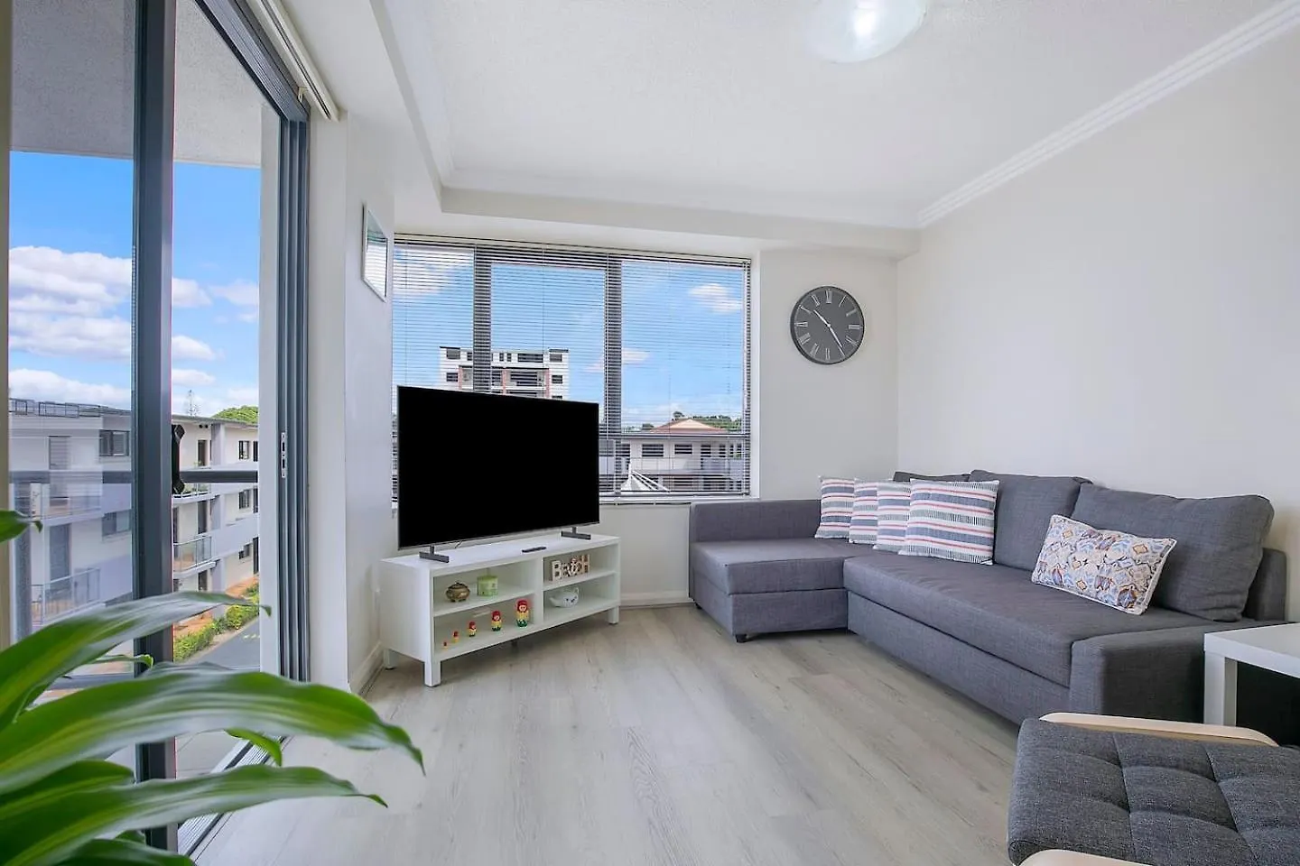 Breezy Beachside - Enjoy Outdoor Fun And Relaxation 아파트