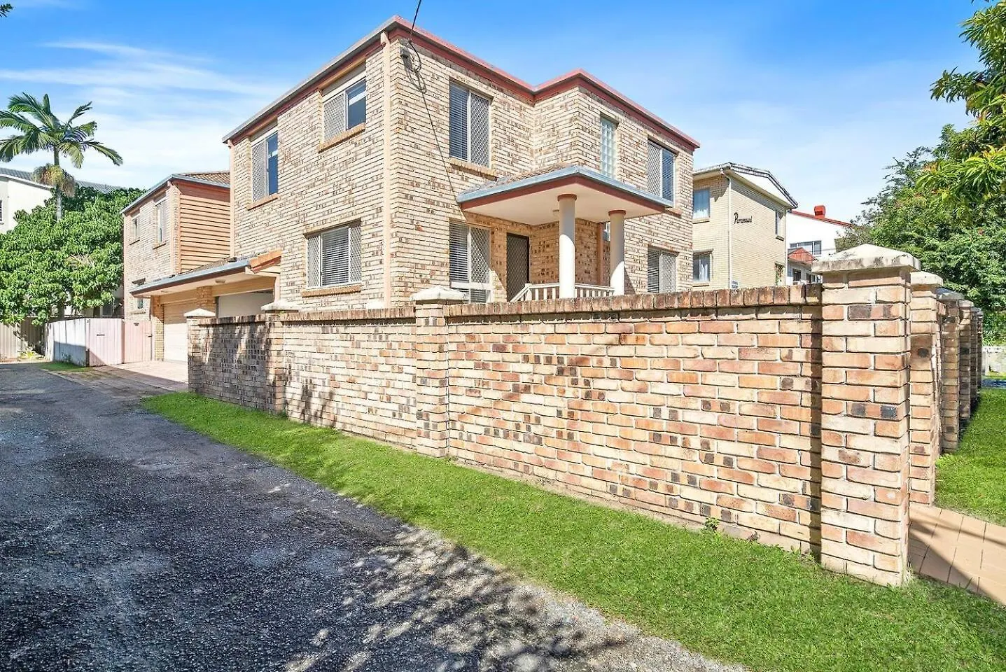 Apartment Surfers Enclave - A Spacious Family