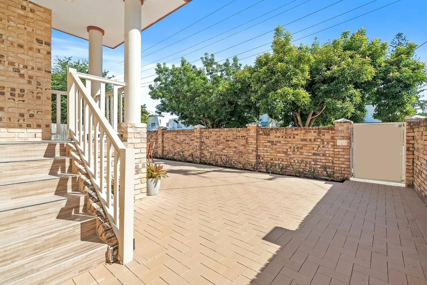 Surfers Enclave - A Spacious Family Apartment