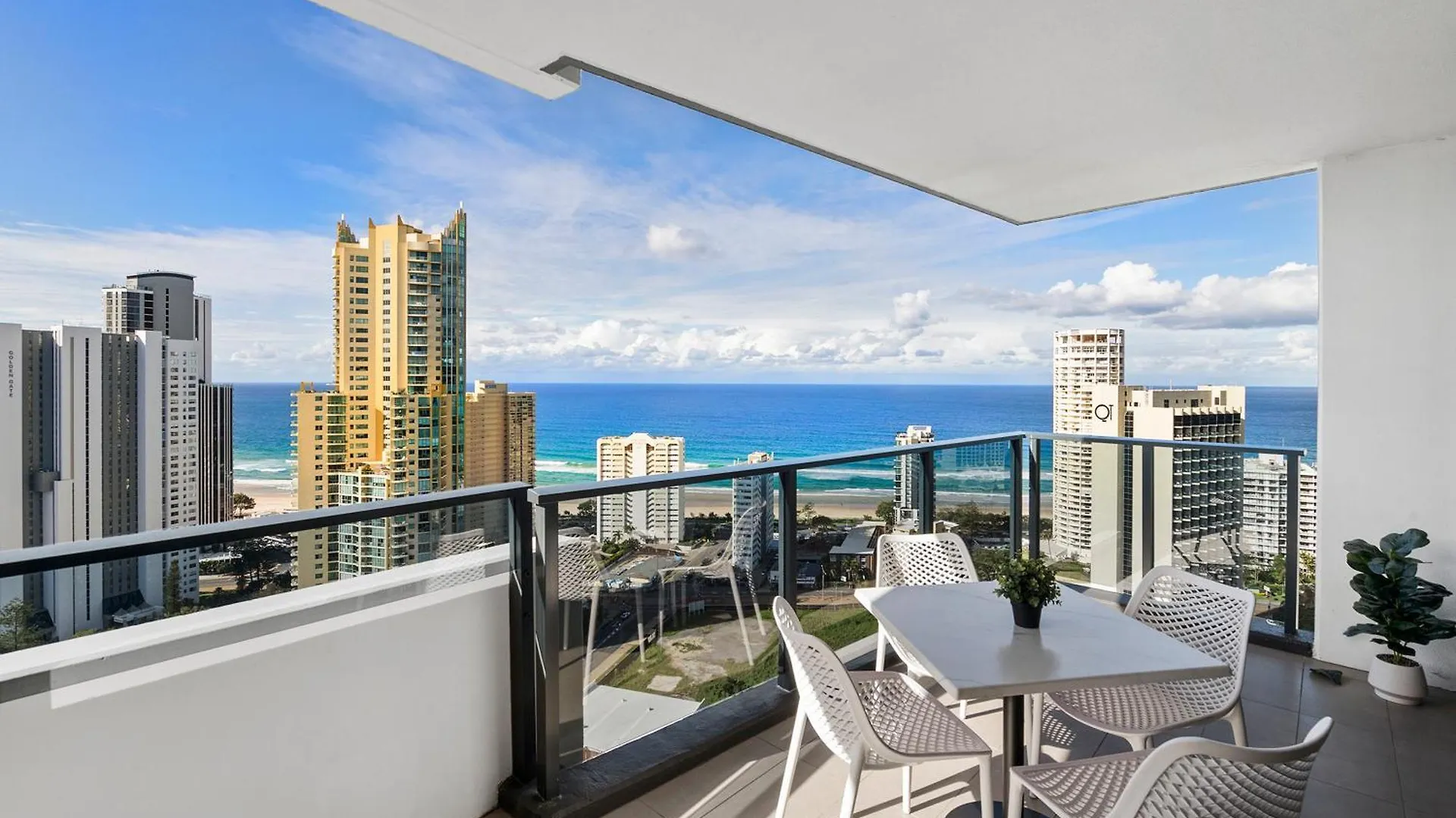 Ruby - Self Contained, Privately Managed Gold Coast