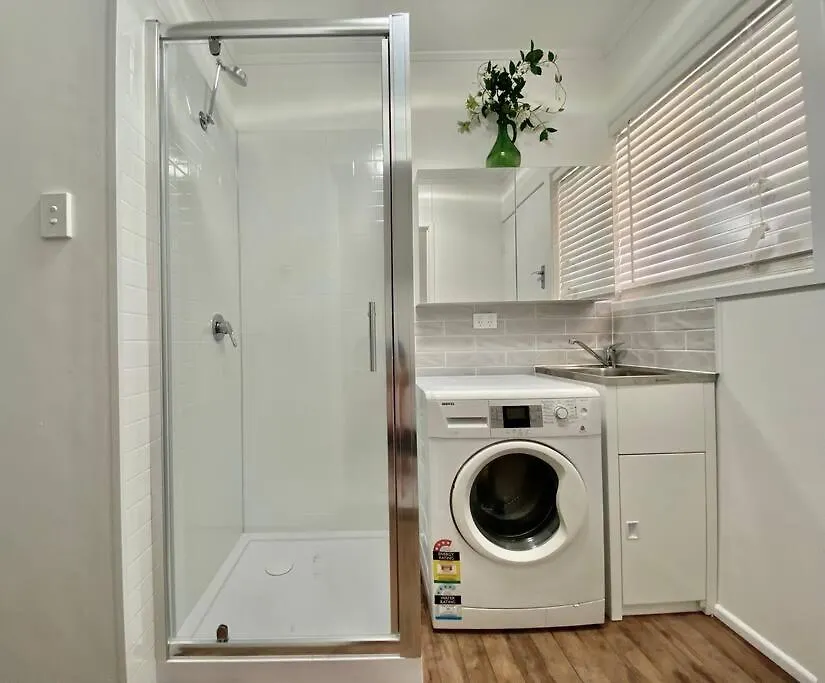 Bare Foot & Beachy On Binya! Pet Friendly House * Gold Coast