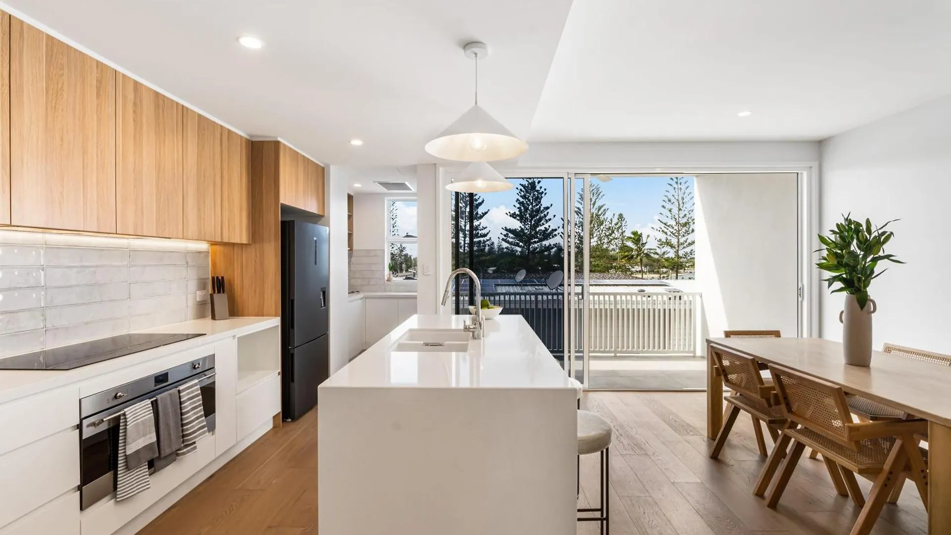 Villa Iconic Burleigh Heads Luxury