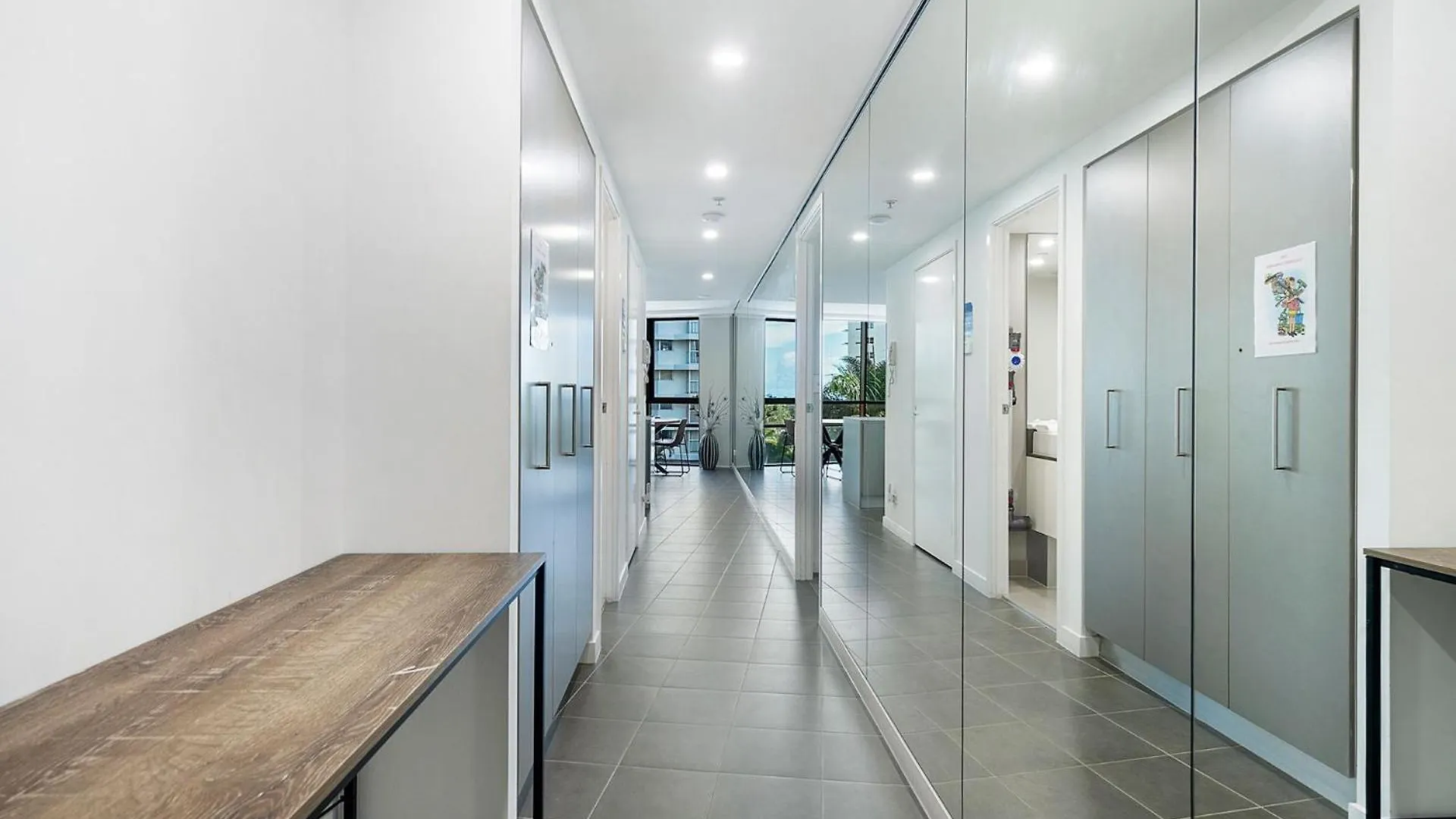 Apartment Artique 3 Bedroom Close To The - Coasthm