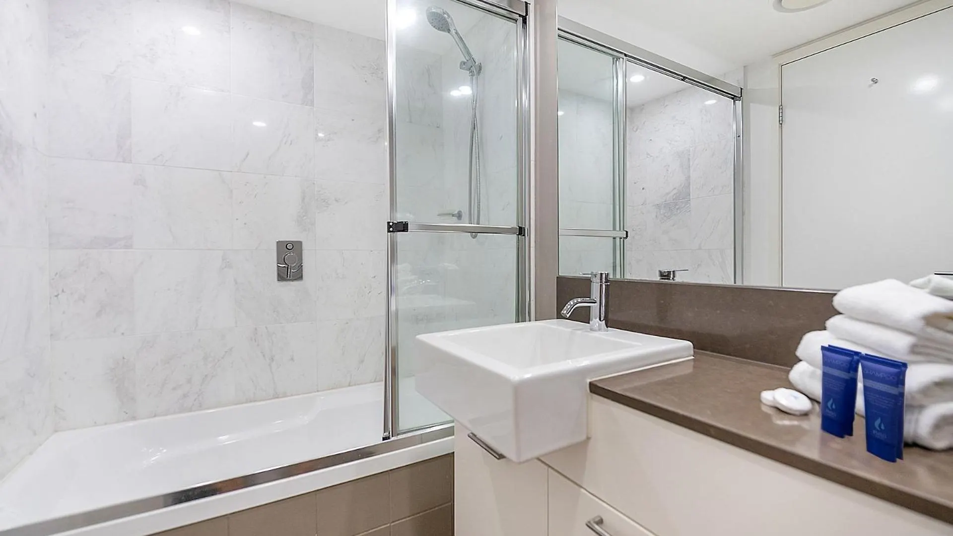 Apartment Artique 3 Bedroom Close To The - Coasthm Gold Coast