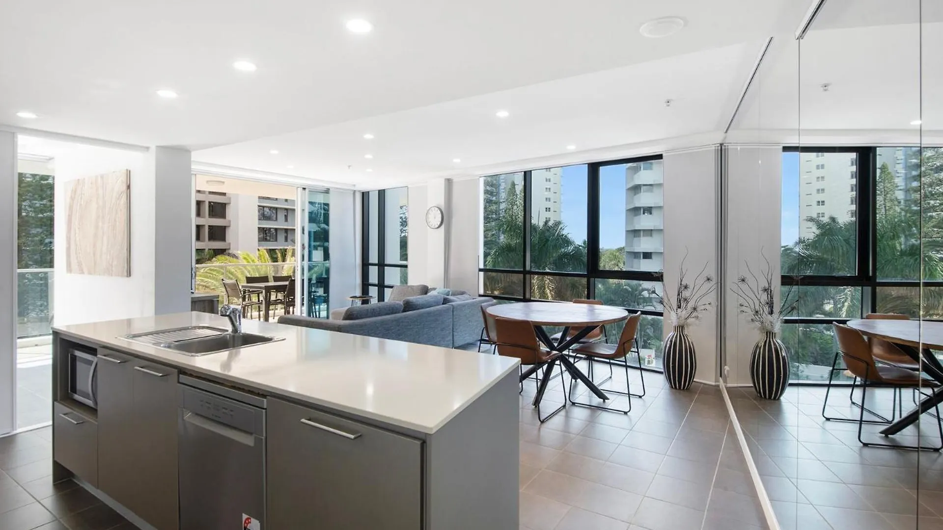 Artique 3 Bedroom Close To The - Coasthm * Gold Coast