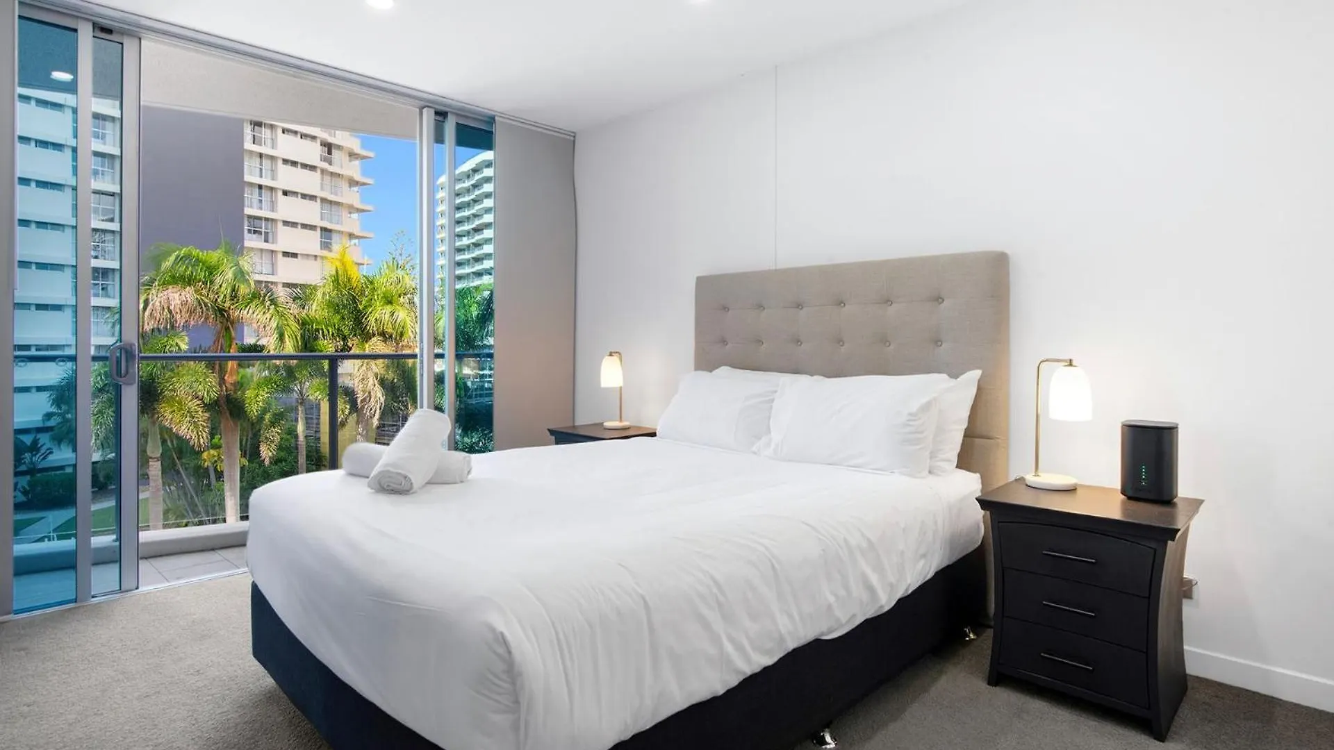 Apartment Artique 3 Bedroom Close To The - Coasthm Gold Coast