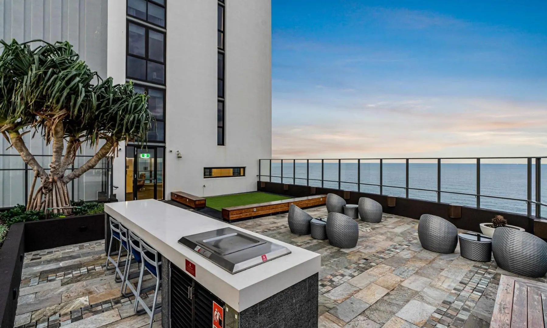 Rhapsody - Official 4* Gold Coast