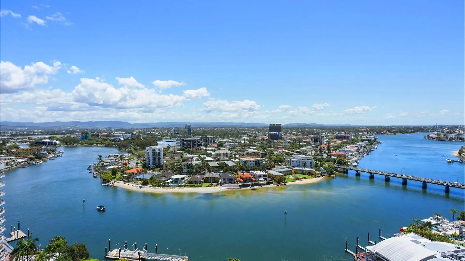 Circle On Cavill 2, 3, 4 & 5 Bedroom Skyhomes & Sub Penthouses By Holidays Apartment *