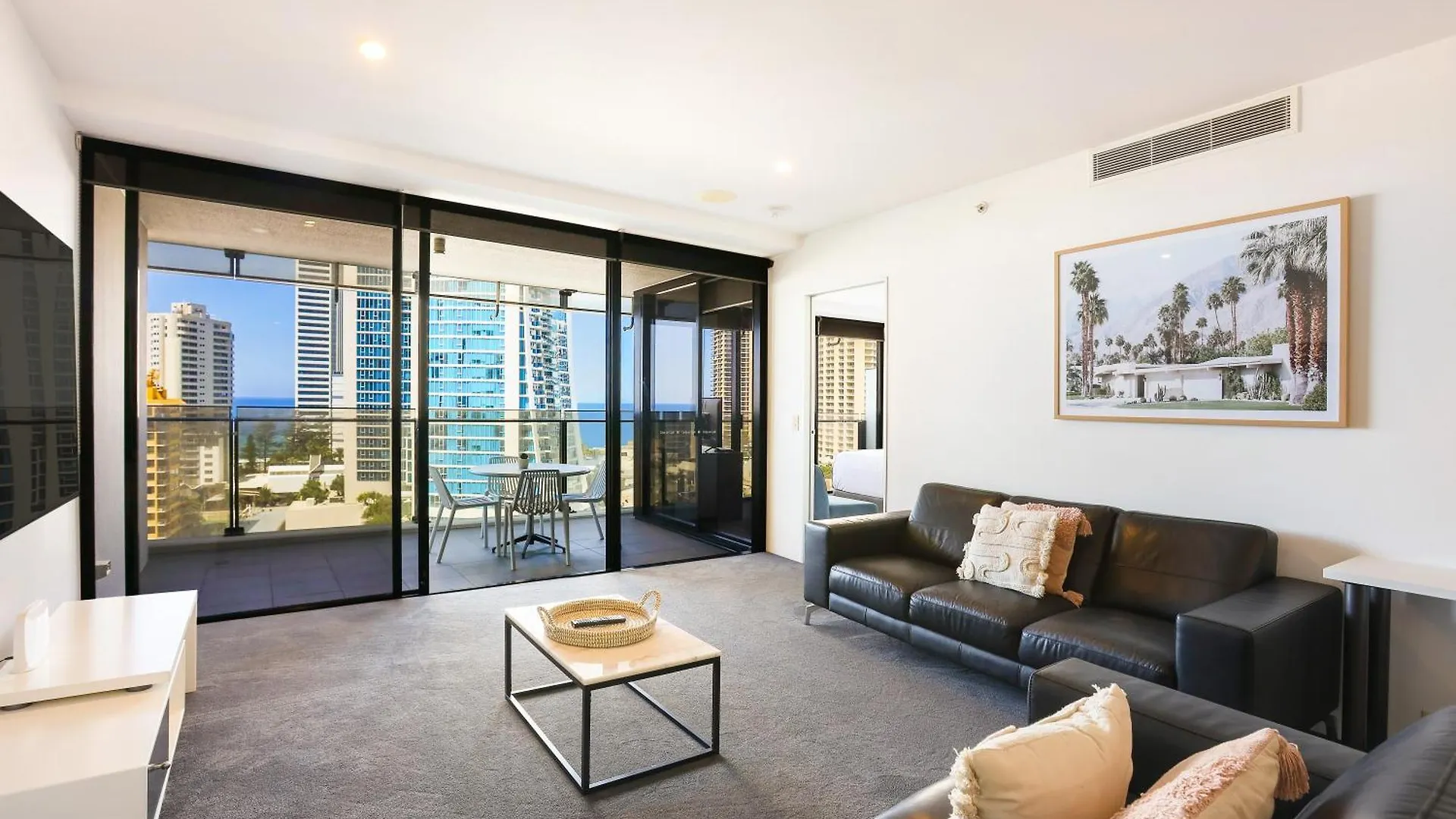 Circle On Cavill 2, 3, 4 & 5 Bedroom Skyhomes & Sub Penthouses By Holidays Apartment