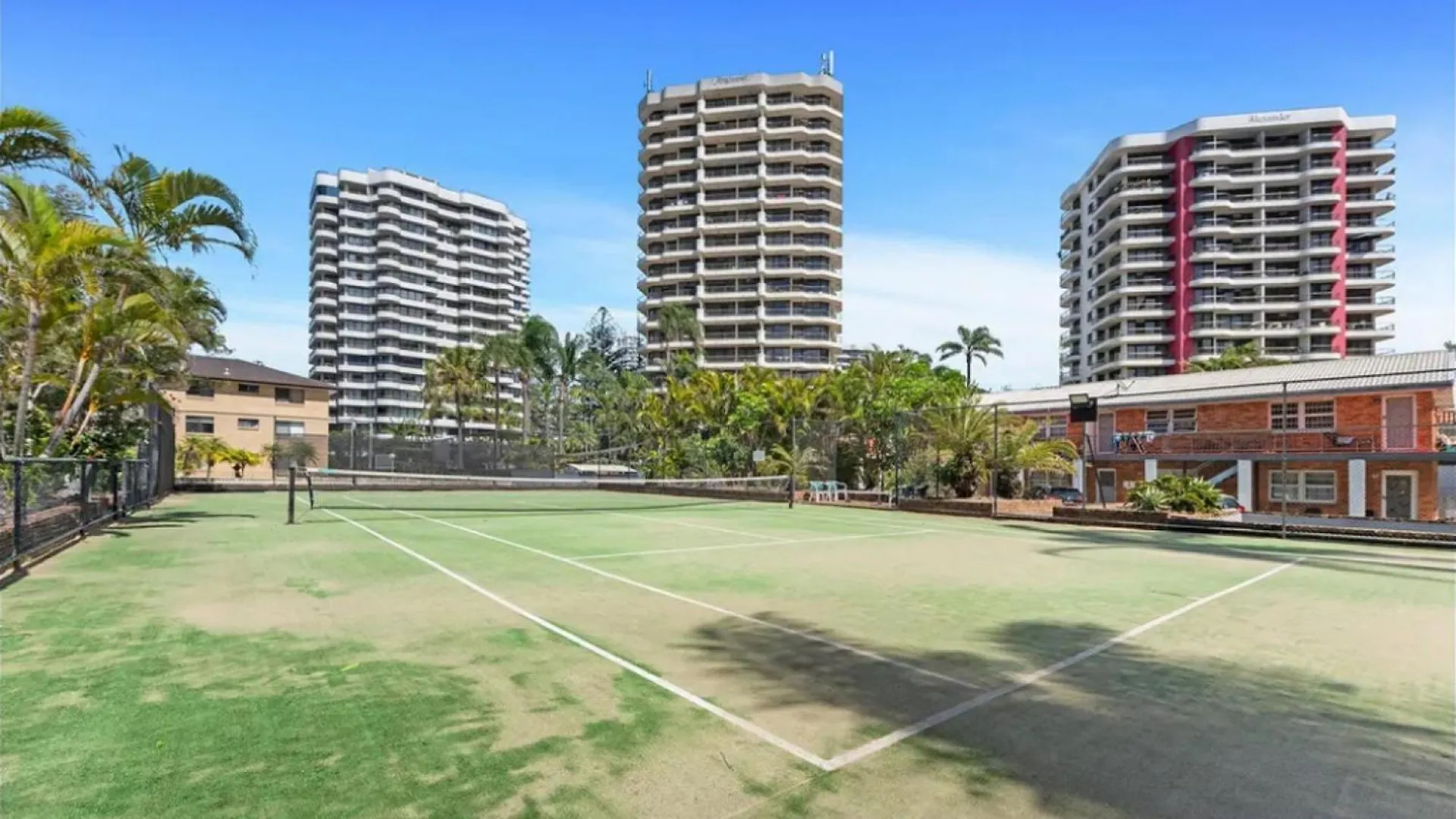 Spacious Beachfront 2-bed With Stunning Oceanview Apartment Gold Coast