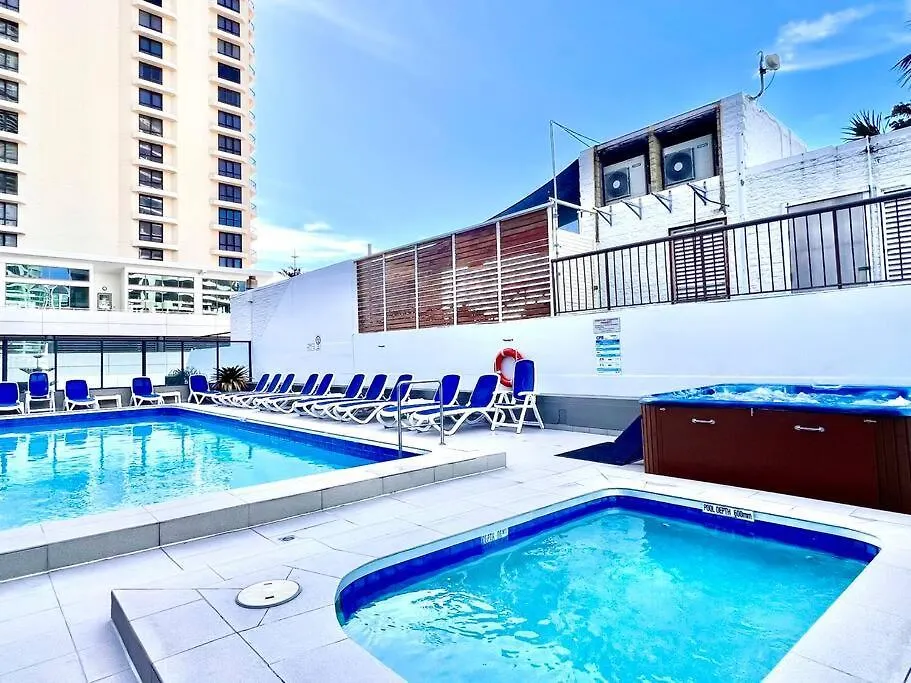 Beachside Bliss Pool, & Sauna Gold Coast
