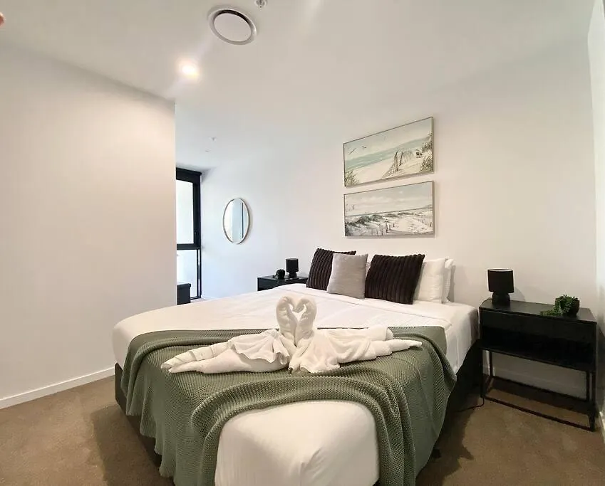 Apartment Family In Surfers Paradise *