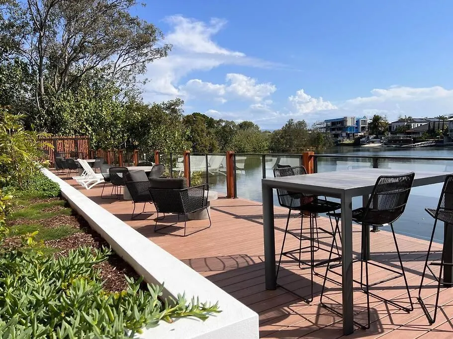 Apartment Family In Surfers Paradise *